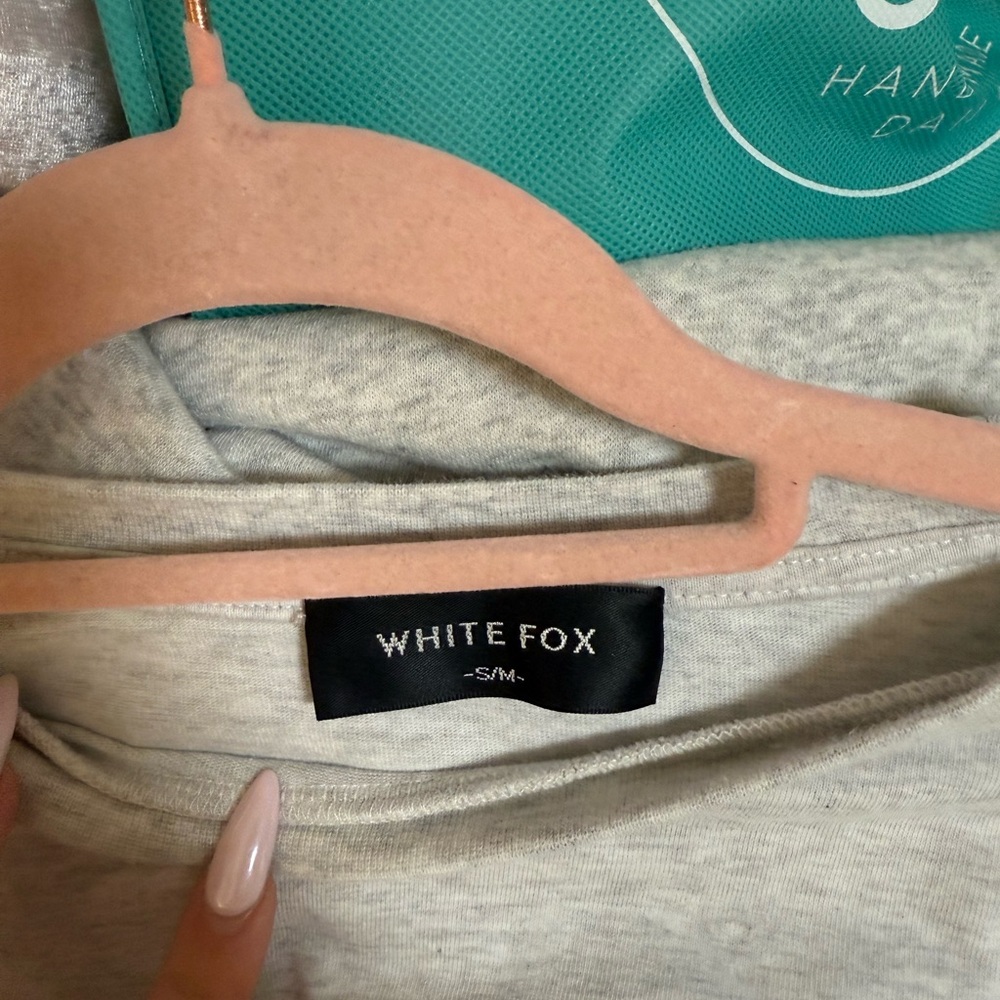 White Fox Boutique Core Essentials Oversized Tee … - image 4